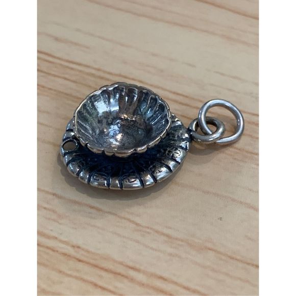 Vintage Scallop Coffee Tea Cup Sterling Silver Jewelry Charm - Picture 6 of 6